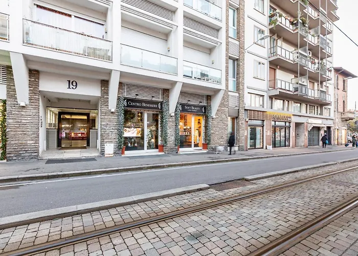 Guesthost - Statuto Bright And Modern *